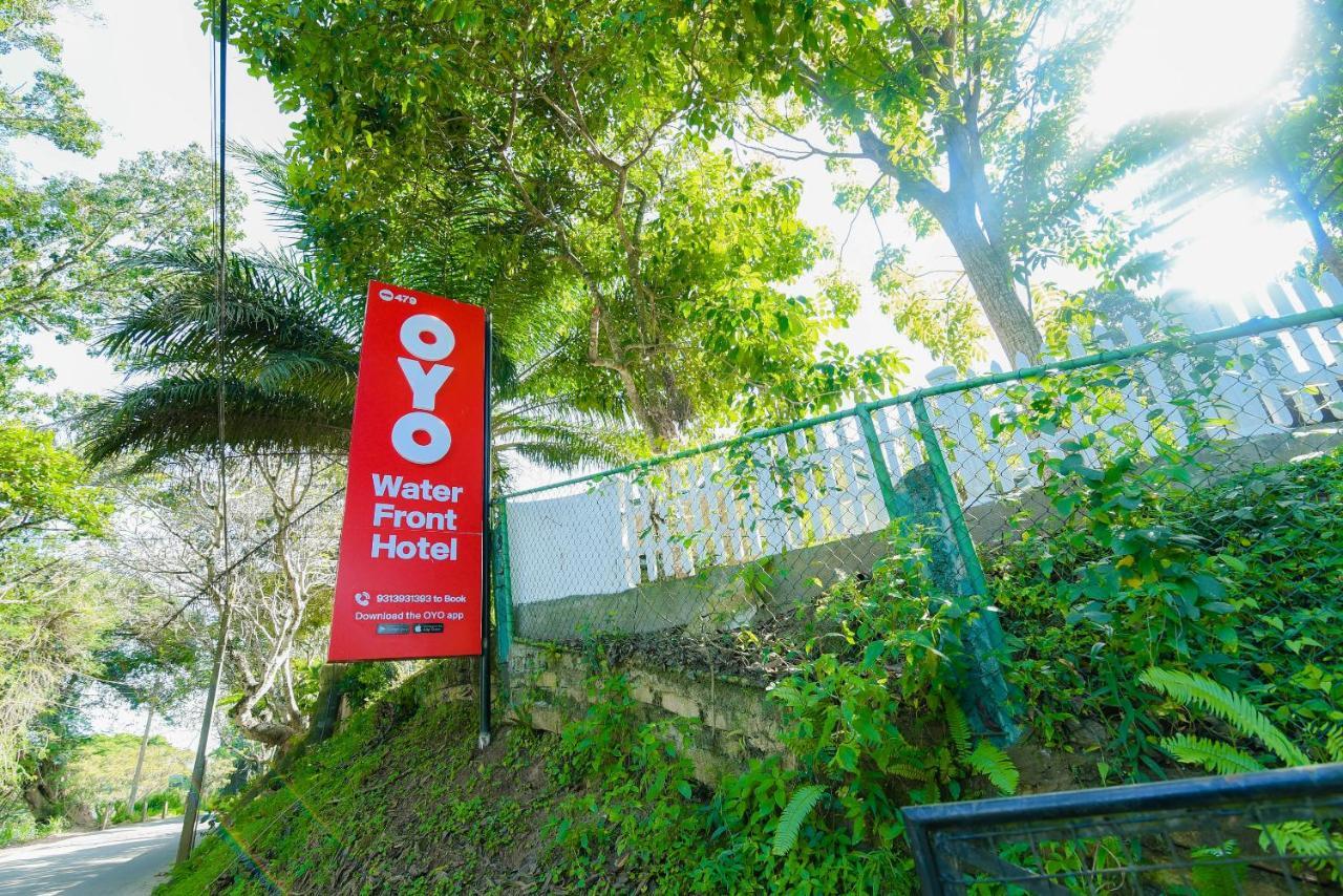 Oyo 479 Water Front Hotel แคนดี้ ภายนอก รูปภาพ